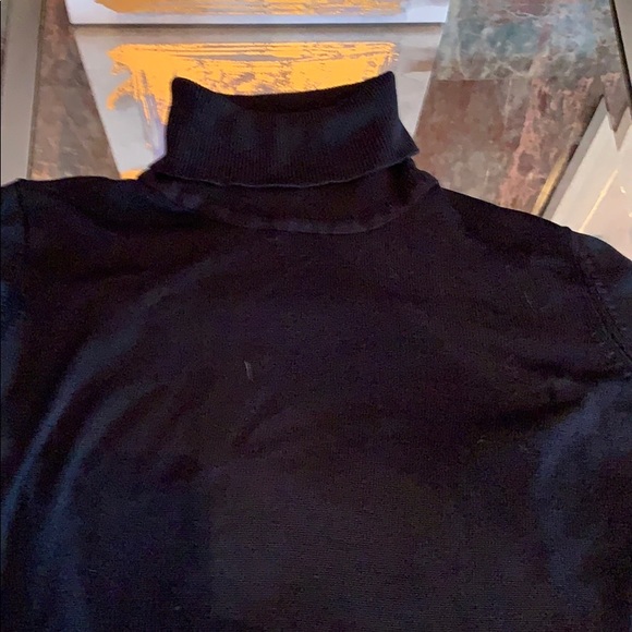 Henri bendel classic black turtle neck . - Picture 3 of 3